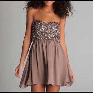 Beautiful PARKER sequined dress